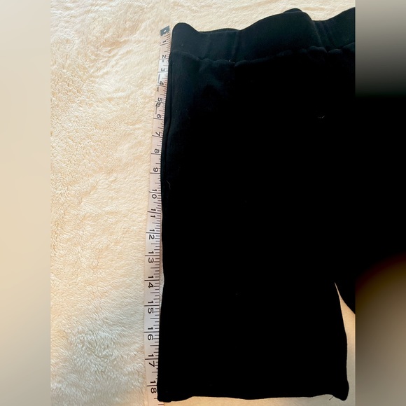 MESHKI 2000s Collection Biker Shorts - Picture 2 of 3